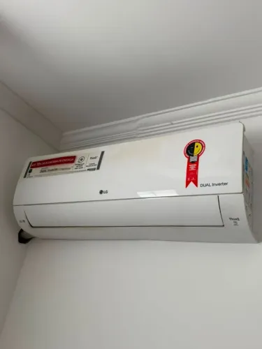 Ar Condicionado LG Dual Inverter Voice 12.000 BTUs Frio 220V Wi-Fi (ThinQ)