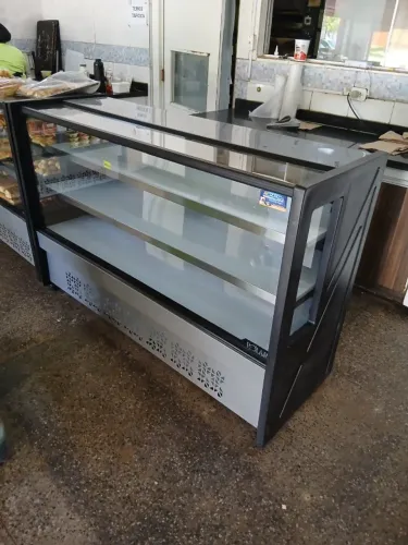 Vitrine Neutra 1.75m Polar