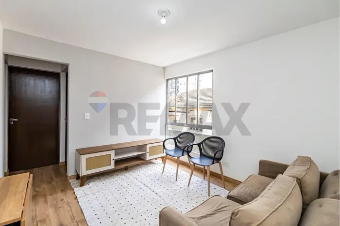 Apartamento no Alto da XV com 43m², 2 quartos, 1 banheiro, 1 vaga de garagem, por R$ 2.500