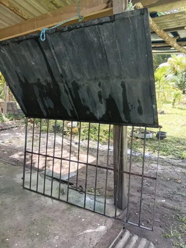 Grade com janela ideal para comércio 