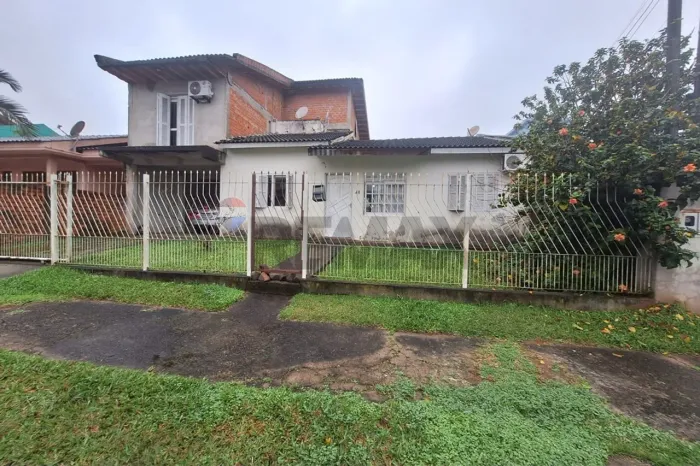 "Seu Novo Lar: Casa Contemporânea em Camobi, SM" |