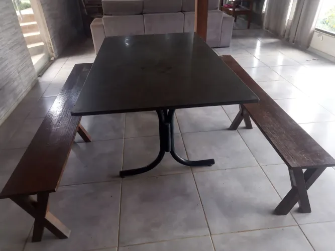 Mesa ardósia com bancos