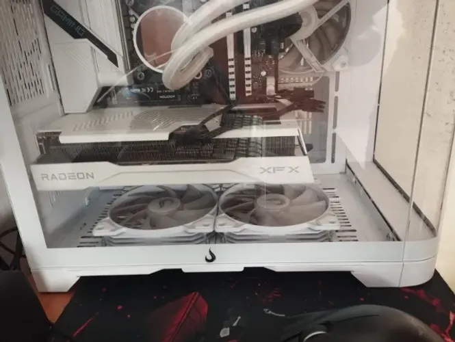 RX 9060 XT 8GB