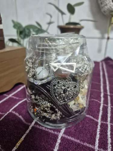Pote de joias misteriosas