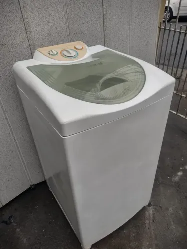 VENDE-SE MÁQUINA DE LAVAR ROUPA CÔNSUL 5 KG ?