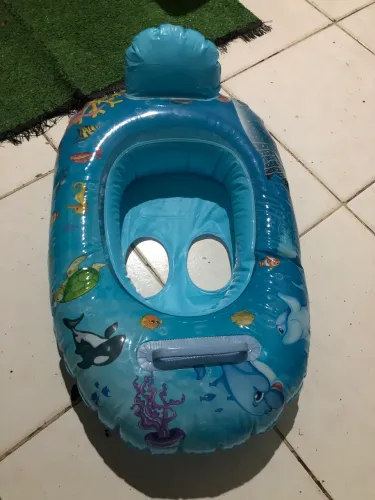 Vendo boia de criança
