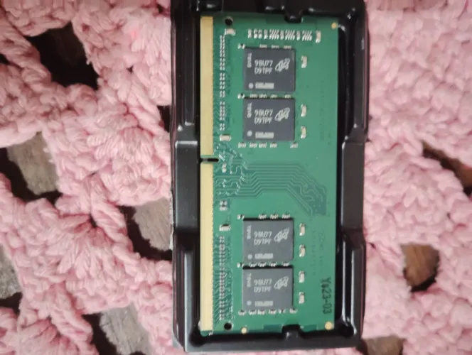 Memória RAM DDR4 CRUCIAL 2400mhz