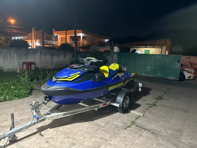 Jet com carretinha