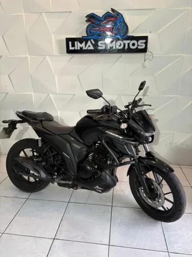 VENDO OU TROCO YAMAHA FAZER 250 2023 ( LIMAS MOTOS)