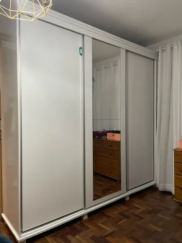 Guarda Roupa Casal Portas de acorrer com espellho