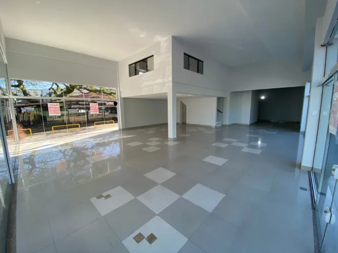 Excelente loja para locação no bairro Lagoa da Conceição!