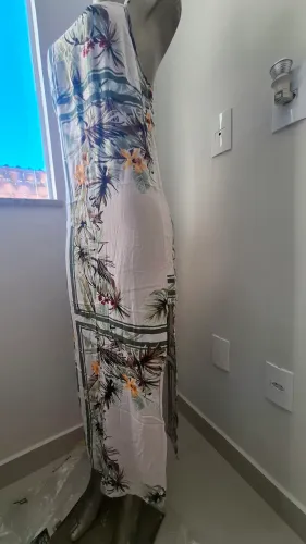 Vestido longo florido