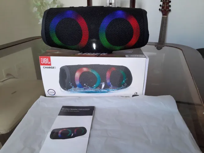 Estou vendendo uma caixa de música JBL original, de 20 cm. seu tamanho 