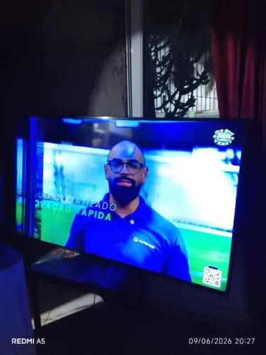 Vendo uma TV de 65 polegadas da Samsung com defeito cm a imagem muito boa