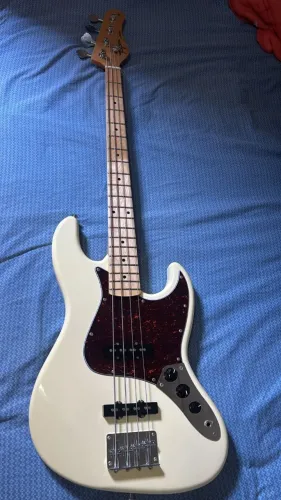 Baixo Tagima - tw73