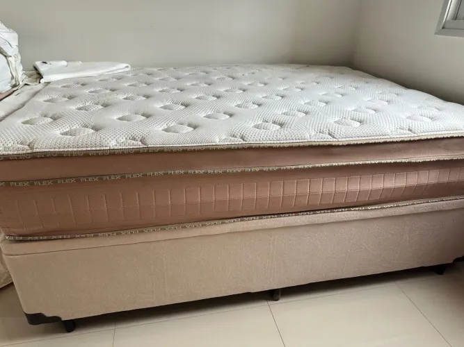 Colchão Casal Flex Simmons e Box com pistão Reforçado. TOP!