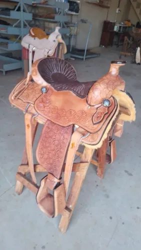 Sela de laço profissional nova.