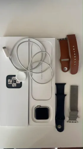Apple Watch SE 2 40mm starlight (com caixa e carregador original)