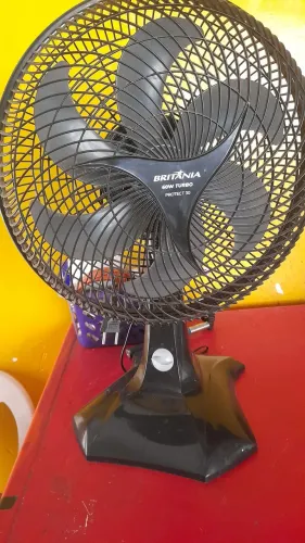 Ventilador britania funcionando perfeitament venfo por 90reaise 