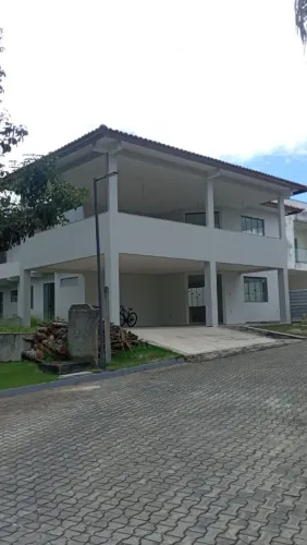 Casa em condomínio fechado Alagoinhas, BA.
