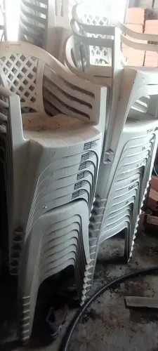 Cadeira de plástico 