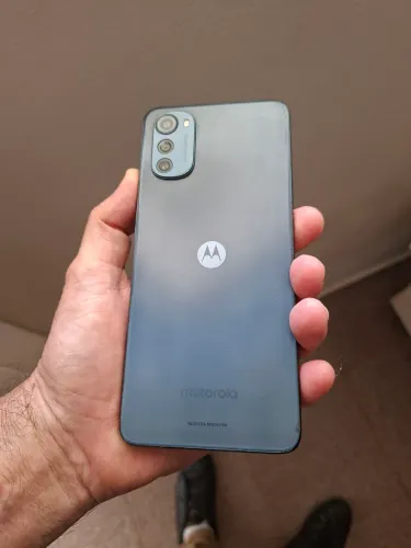 Motorola E32 conservado e sem avarias