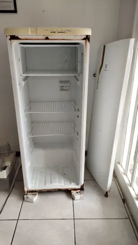 Geladeira Eletrolux RE31
