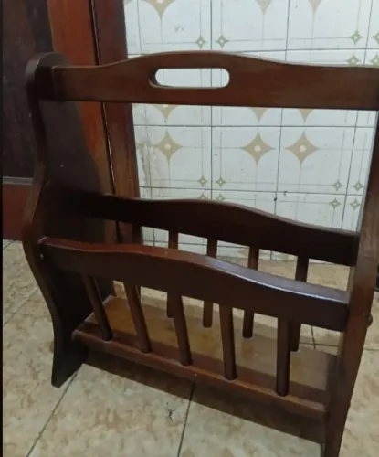 REVISTEIRO DE IMBUIA MACIÇA - LINDO