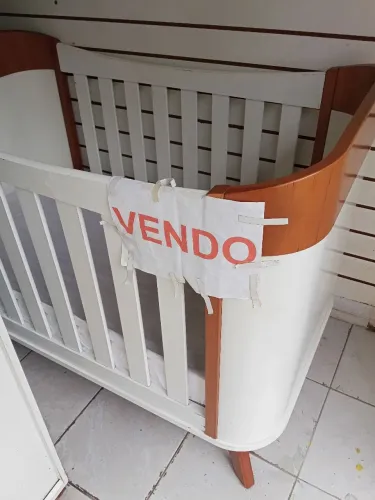 Vendo berço pouco tempo de uso ótimo Estado coisa fina