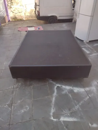 Cama box de casal com o colchão.