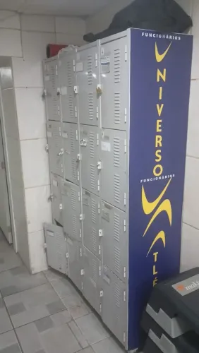 Guarda volume 32 portas.