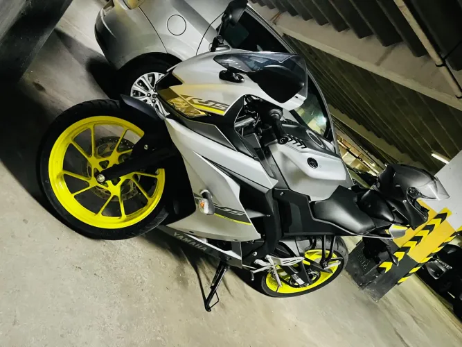 Moto R15