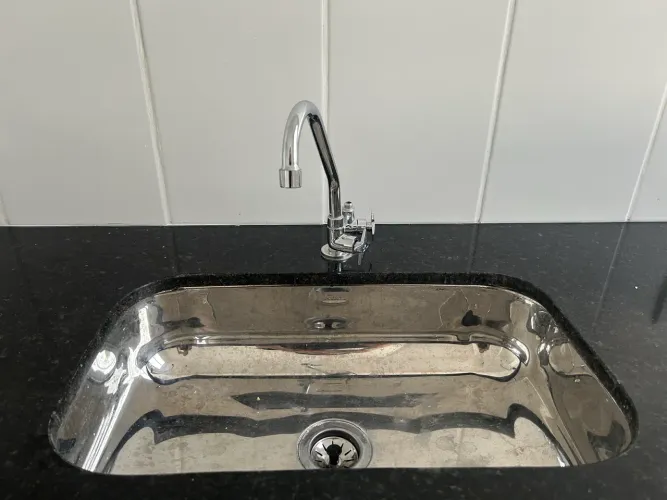 BANCADA EM GRANITO + CUBA INOX