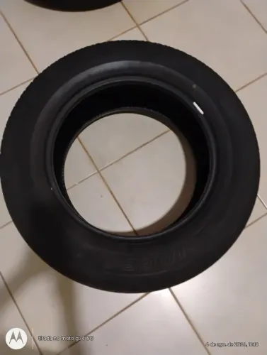 Dois Pneus bridgestone