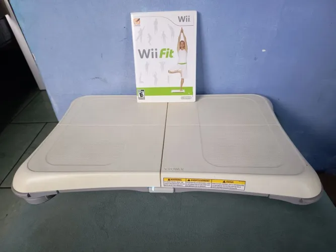 Balança Nintendo Wii + jogo Wii Fit