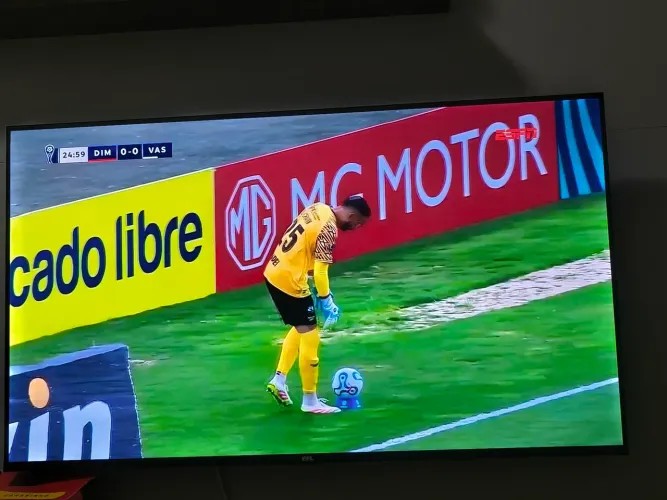 SmarTV 43 polegadas ainda com garantia fininha (borda infinita)