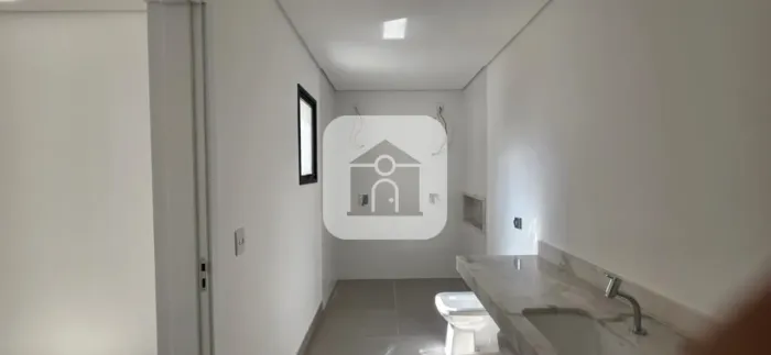 Casa em Condomínio fechado para locação no bairro Jardim karaiba