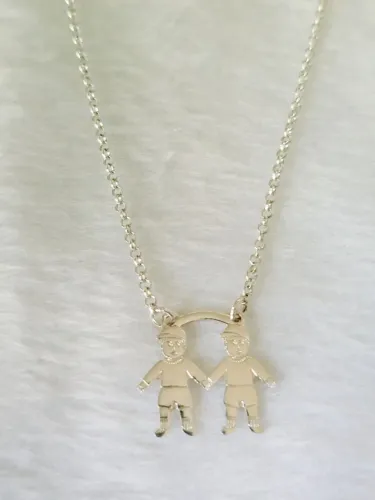 Corrente com pingente de dois meninos Prata 990