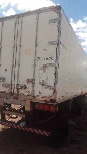 Carreta frigorífica sem motor documento em dia