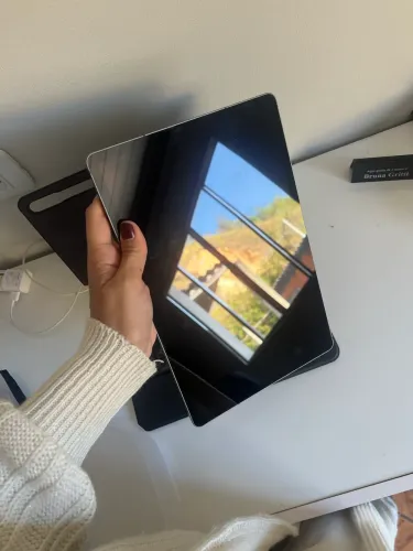 tablet Samsung S9 lite quase novo com caixa