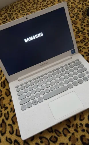 Notebook Samsung F30 Flash