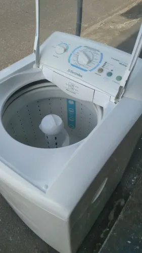 Vendo máquina Eletrolux Turbo 12 kg excelente estado