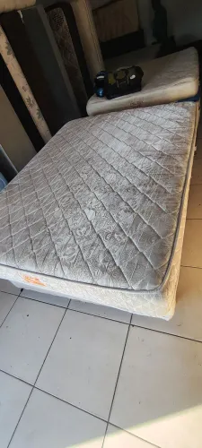 COLCHÃO CASAL DE ESPUMA D33 PELMEX SEMI NOVO R$450 ENTREGA GRÁTIS 