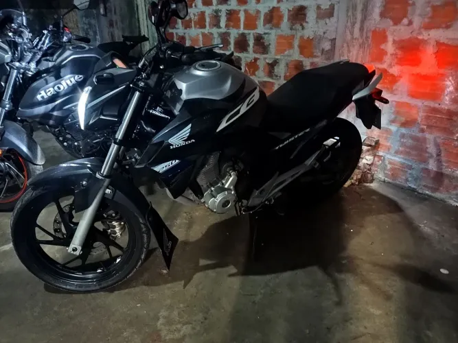 Vendo cb Twister em perfeito condições