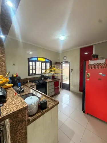Casa a venda, suarão lado praia com 4 dorm + área gourmet, apenas 200m do mar