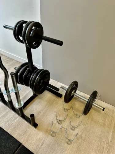 Kit de Musculação com 40 kg, 2 Barras e Suporte Organizador