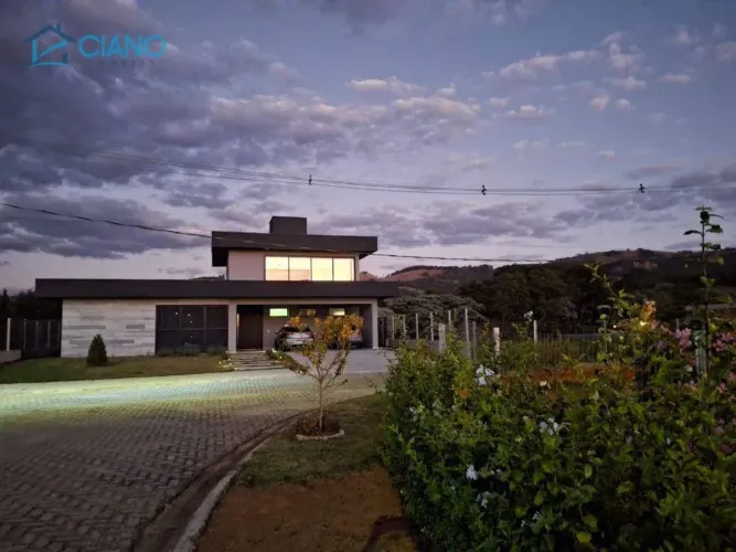 Casa com 3 dormitórios à venda, 280 m² por R$ 1.850.000,00 - Joanopolis - Joanópolis/SP