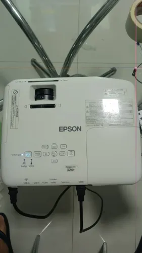 Projetor Epson X24+ 3500 lumes