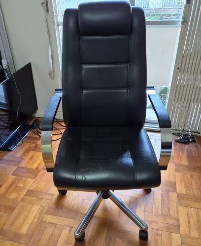 Cadeira Presidente Cavaletti / Giratória / Linha Prime Relax