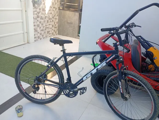 Vendo bicicleta semi-nova